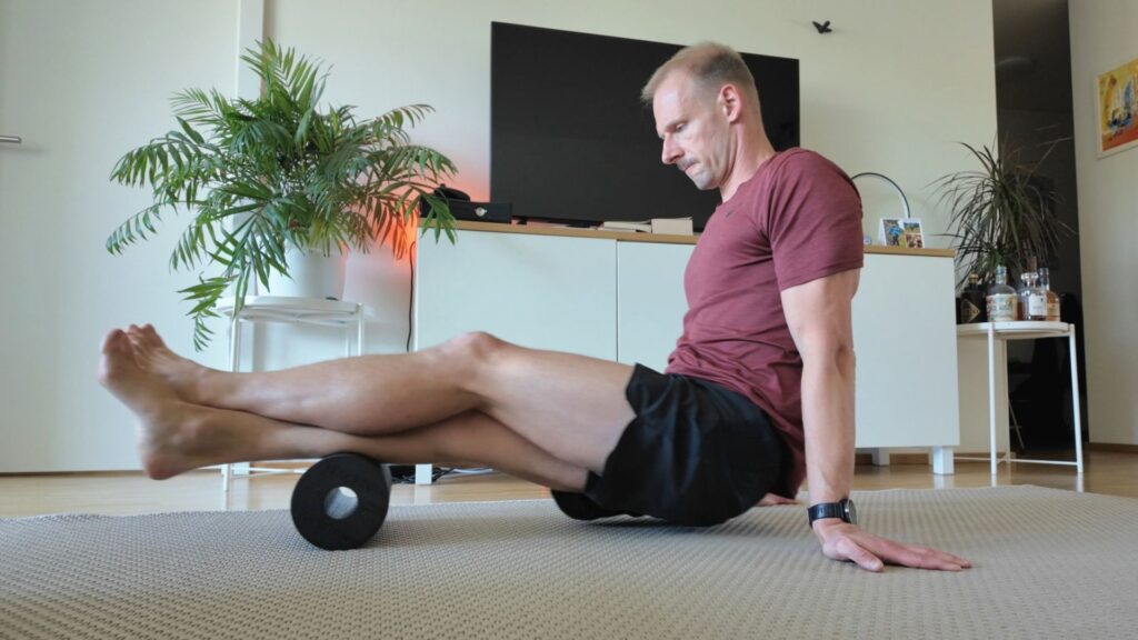 Marco Grosch beim Faszientraining mit der Blackroll - als zusätzliche Recovery Einheit